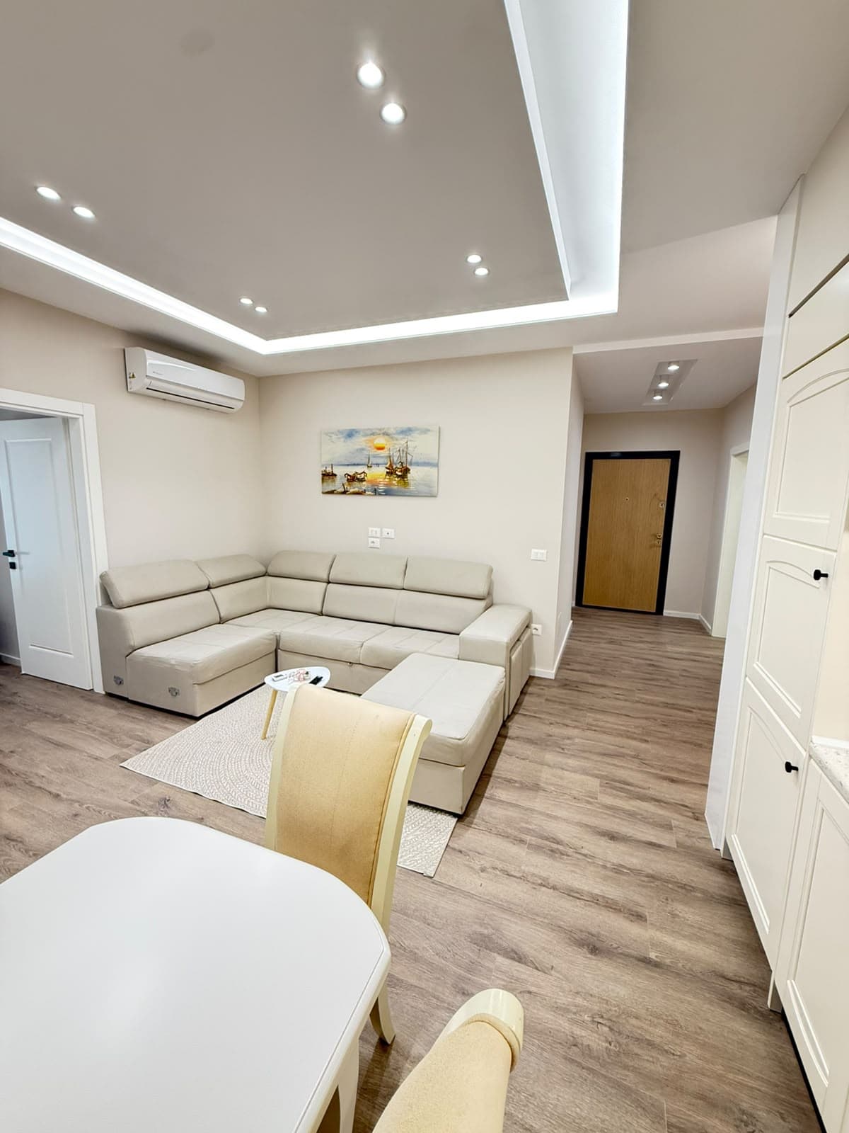 Shitet, Apartament 1+1,Pranë Hotel Pelikani , Durrës - 125000€ | 57 m² 2