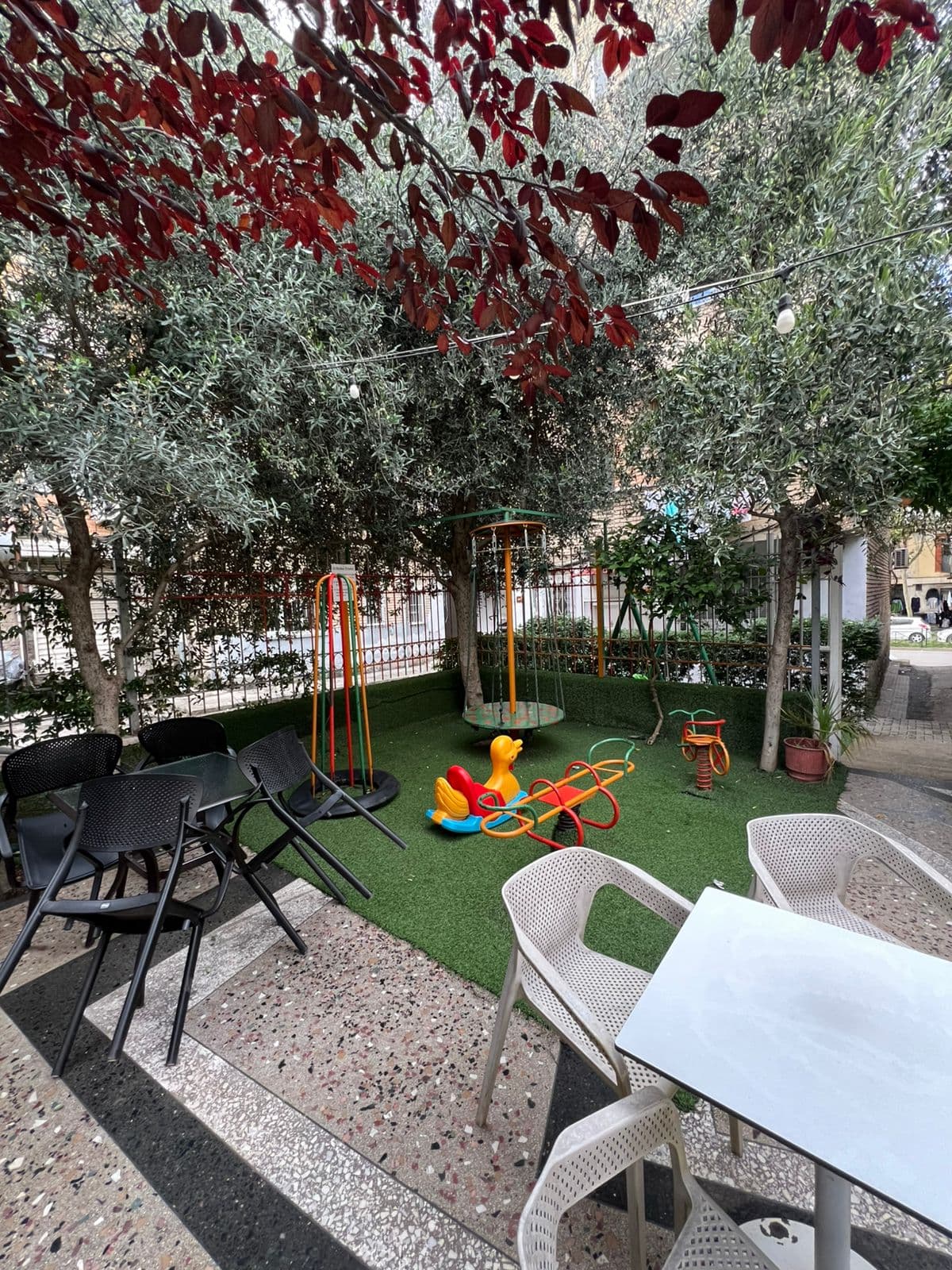 Shitet, Godinë Multifunksionale, pranë Oxhakut, Tiranë - 1.600.000€ | 1000 m² 2