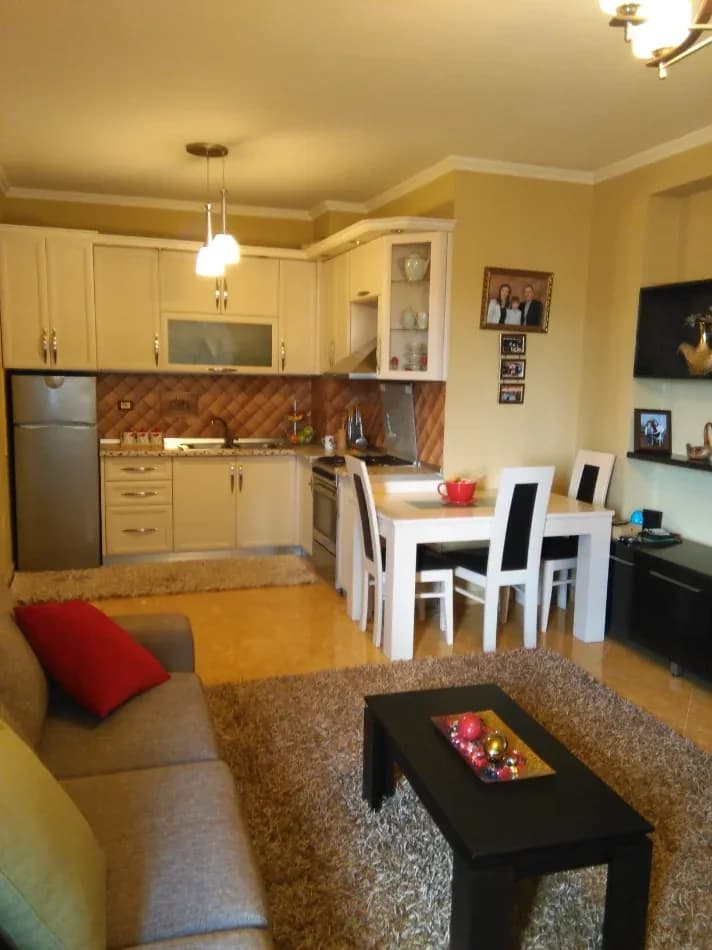 Shitet, Apartament 1+1, Rruga Kongresi i Manastirit , Tiranë - 135,000€ | 60 m² 2