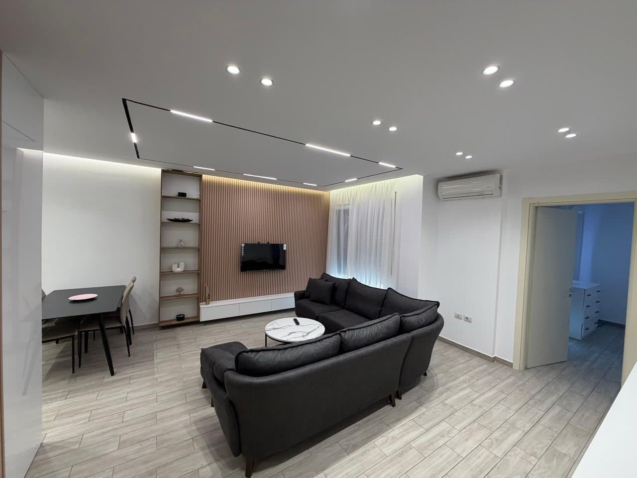 Qera , Apartament 2+1, Pranë Qendrës - 80,000 Lekë | 70 m²