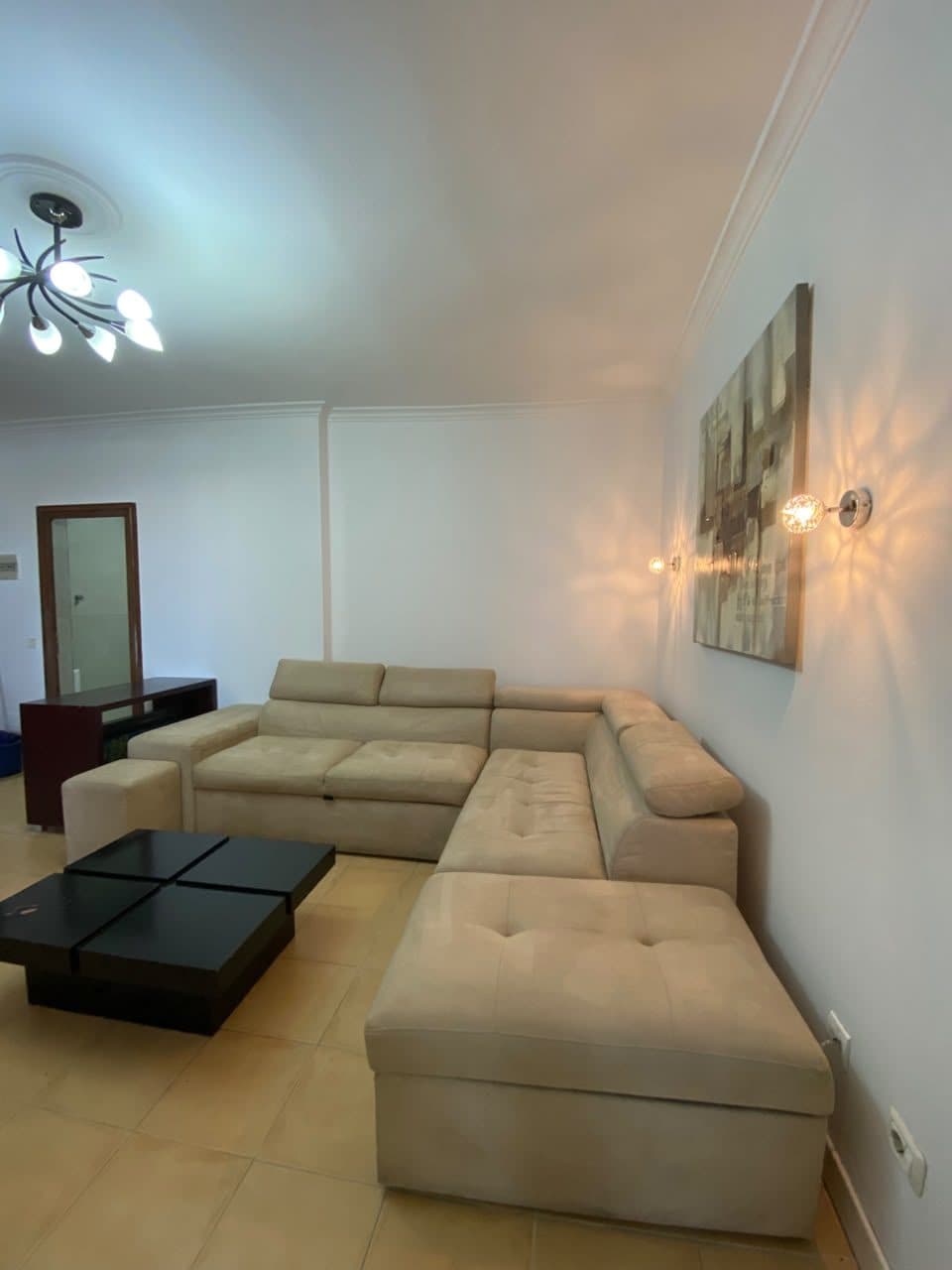 Qera, Apartament 2+1+ Aneks, Kristal Center, Tiranë – 980€ | 110 m²