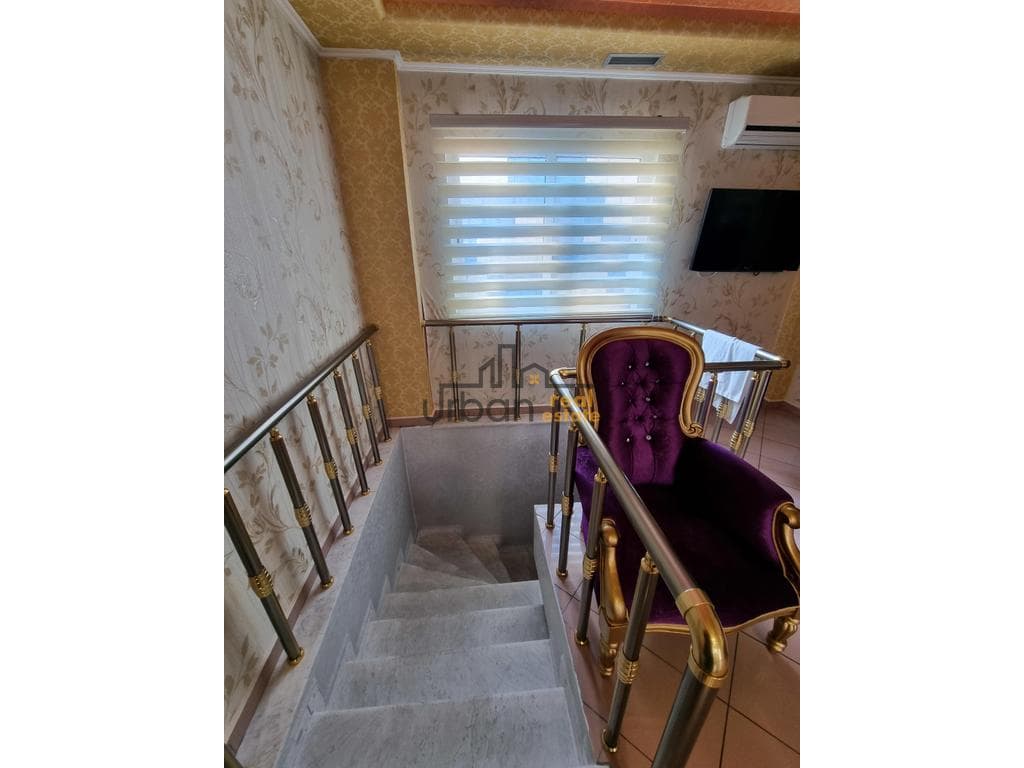 Qera, Ambient Biznesi, Pranë Ambasadës Polake ,Tiranë - 100.000 Lekë | 148 m²