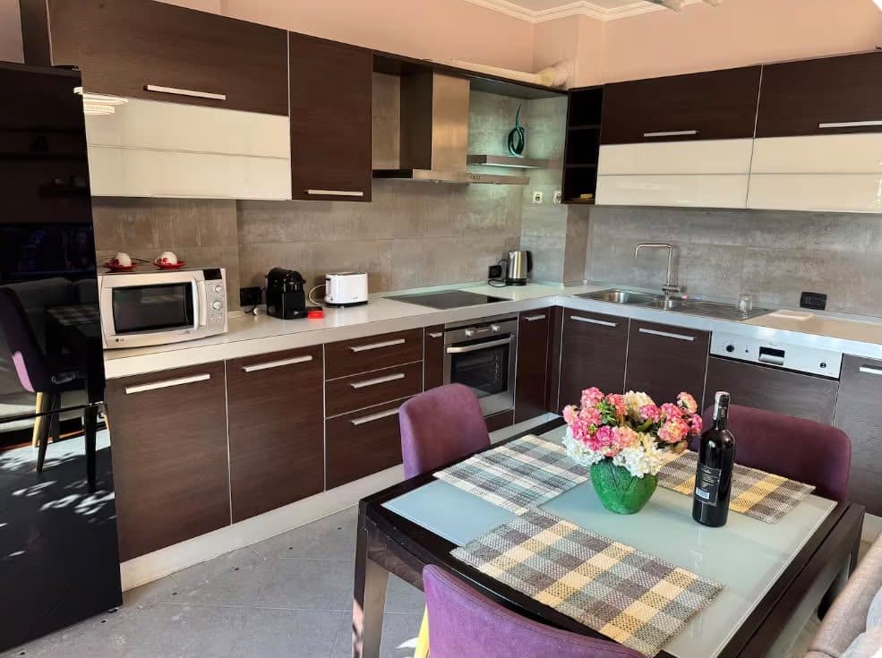 Qera, Apartament 2+1 , Stadiumi Arena, Tiranë - 1500€ | 96 m² 2