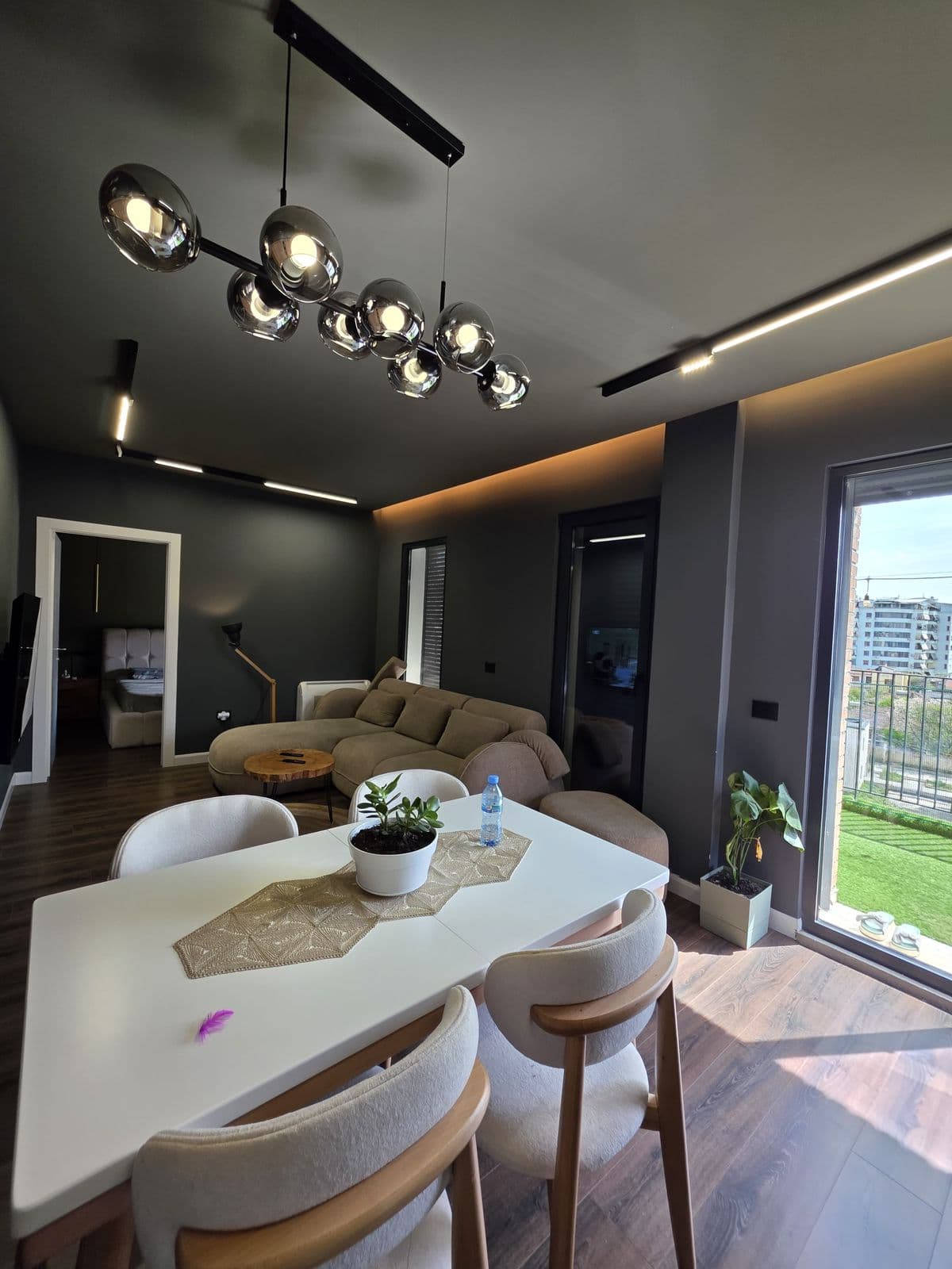 Shitet, Apartament 2+1 , Tregu Elektrik, Tiranë 3