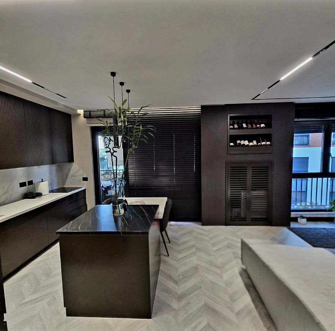 Shitet, Apartament 2+1+2+ 2 Poste Parkimi ,Liqeni , Tiranë 2