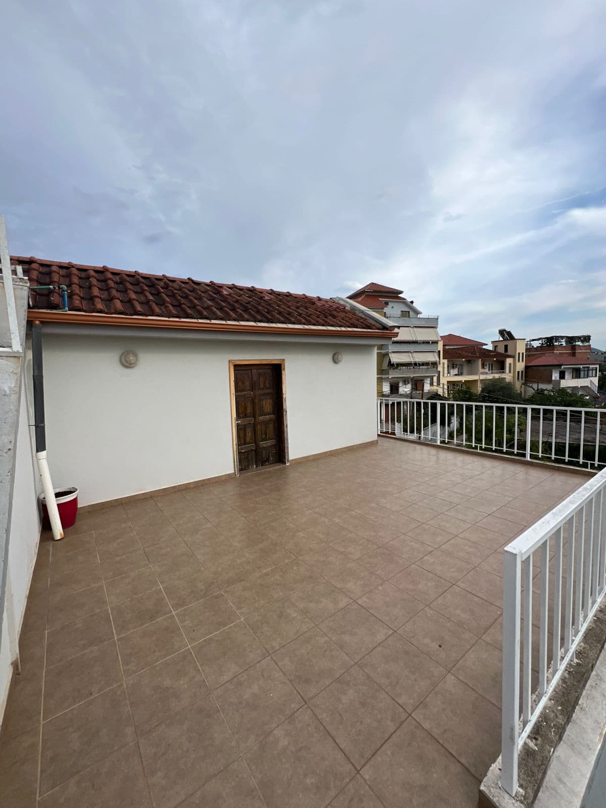 Shitet, Vilë 3-Kate , Shkozë, Tiranë - 400000€ | 431 m²