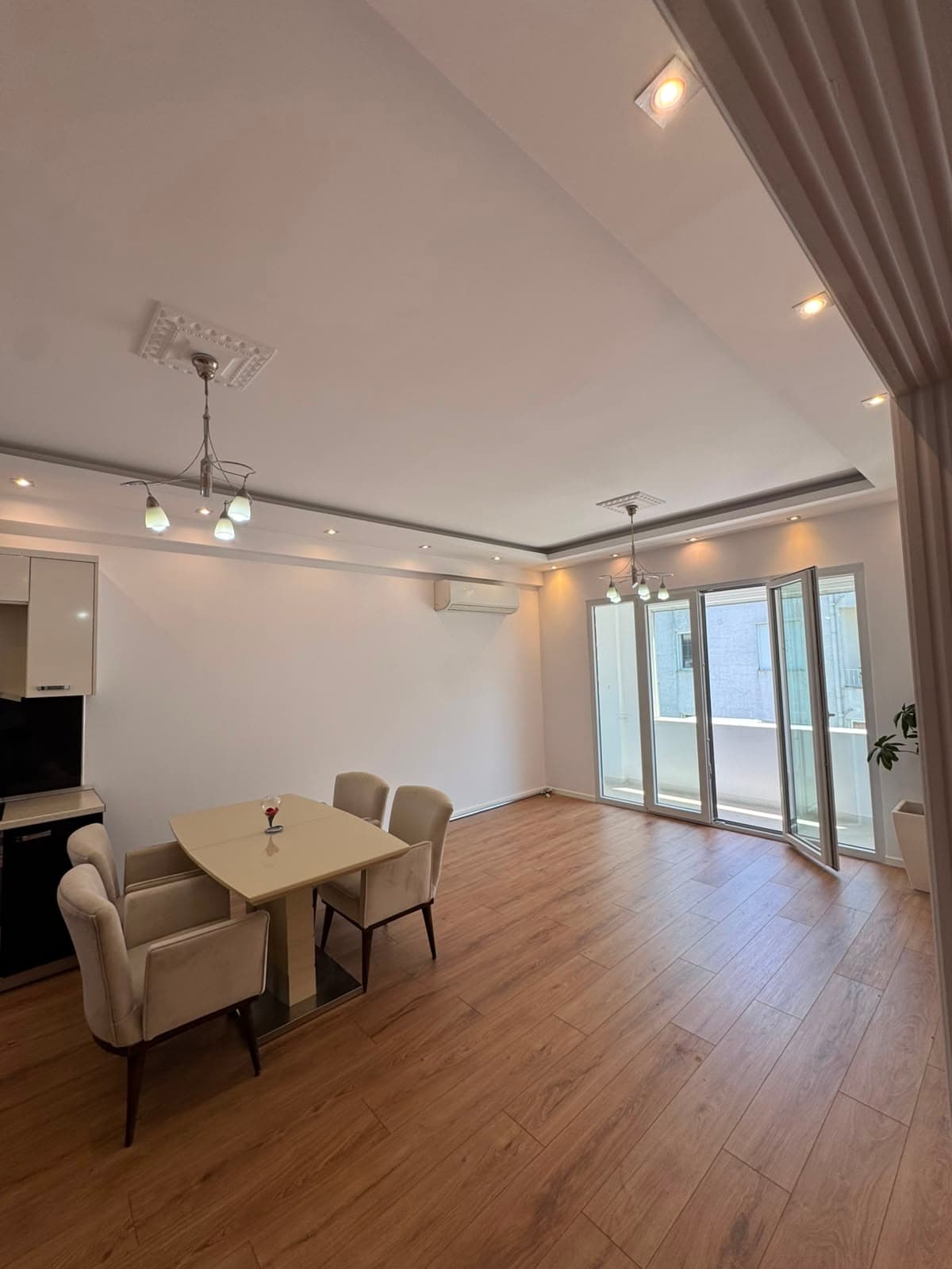 Shitet, Apartament 2+1+2, Kopshti Zoologjik, Tiranë