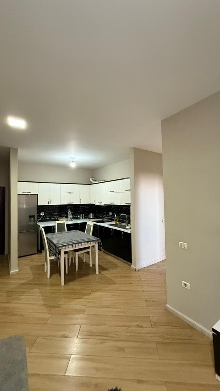 Shitet, Apartament 2+1, Misto Mame, Tiranë 2