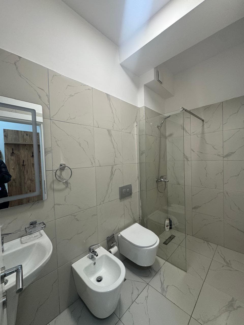 Shitet, Apartament 2+1+2, Rezidenca Henke, Tiranë - 19,000,000 Lekë | 86.3 m²