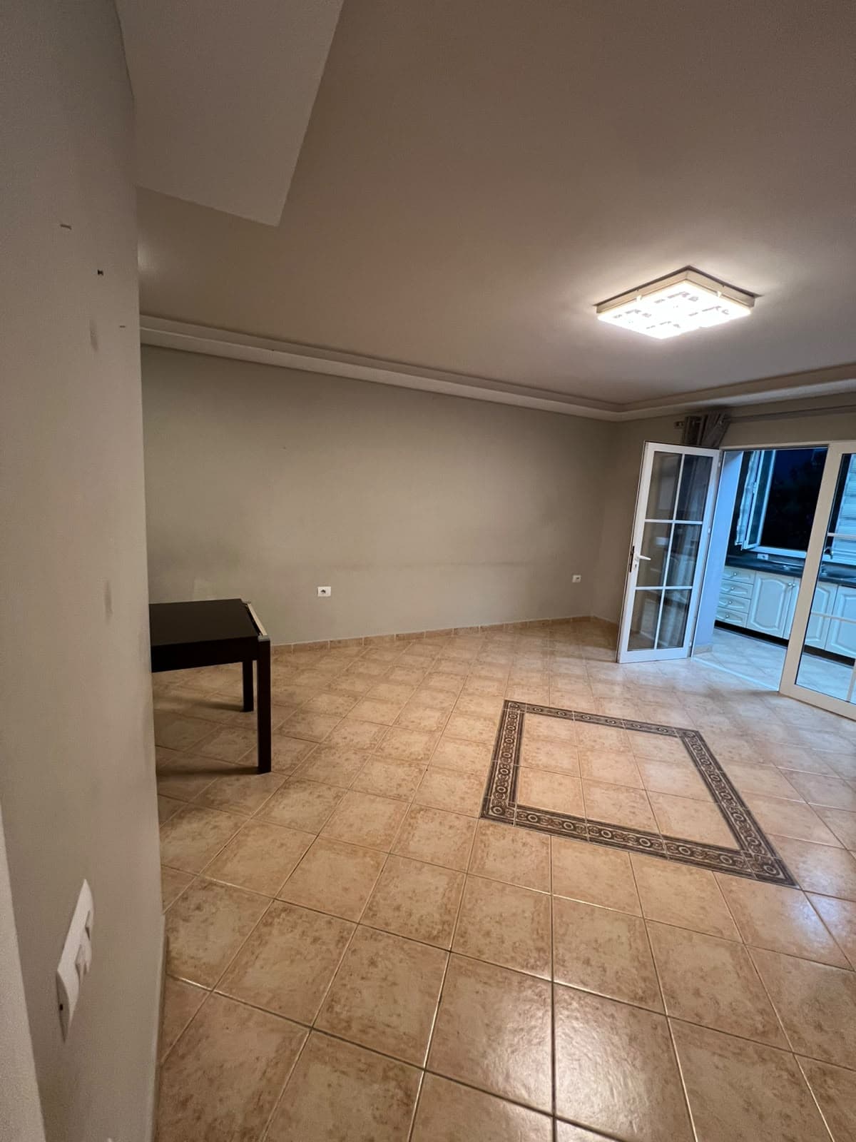 Shitet, Apartament 2+1+2 , Vasil Shanto, Tiranë