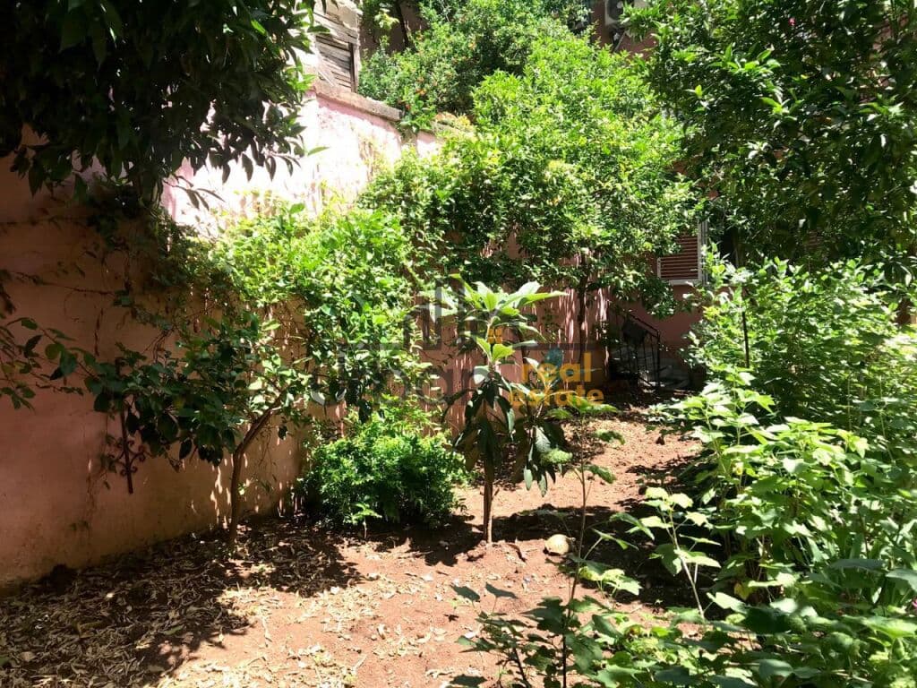 Shitet, Vilë 2-katëshe, Rruga Barrikadave, Tiranë - 1.400.000€ |600m² 2