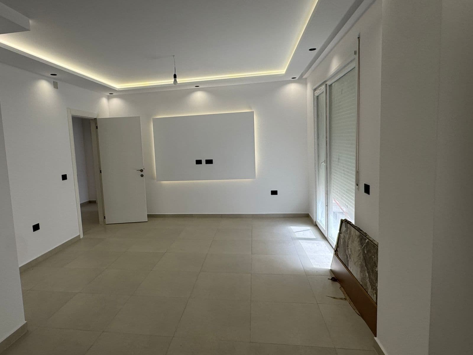 Shitet, Apartament 2+1, Fresku, Tiranë 2