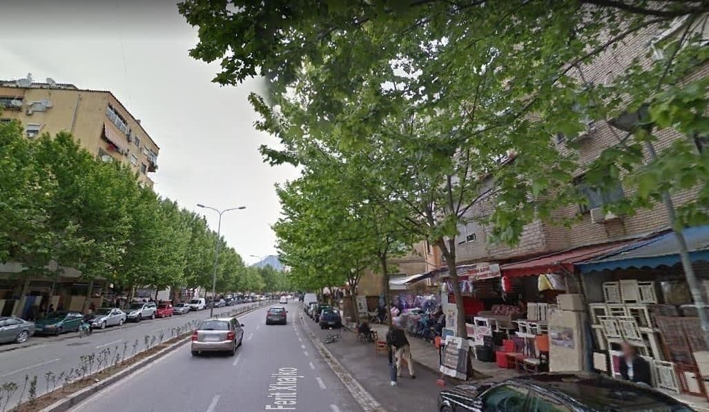 Shitet, Dyqan, Rruga Ferit Xhajko, Tiranë