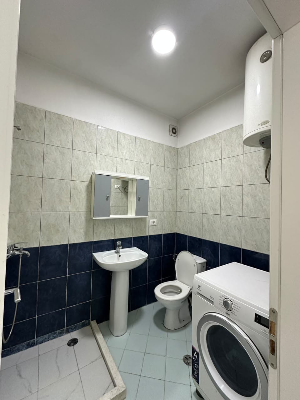 Shitet, Apartament 1+1 , Pallatet e Verdha, Tiranë - 9.500.000 Lekë | 54 m² 4