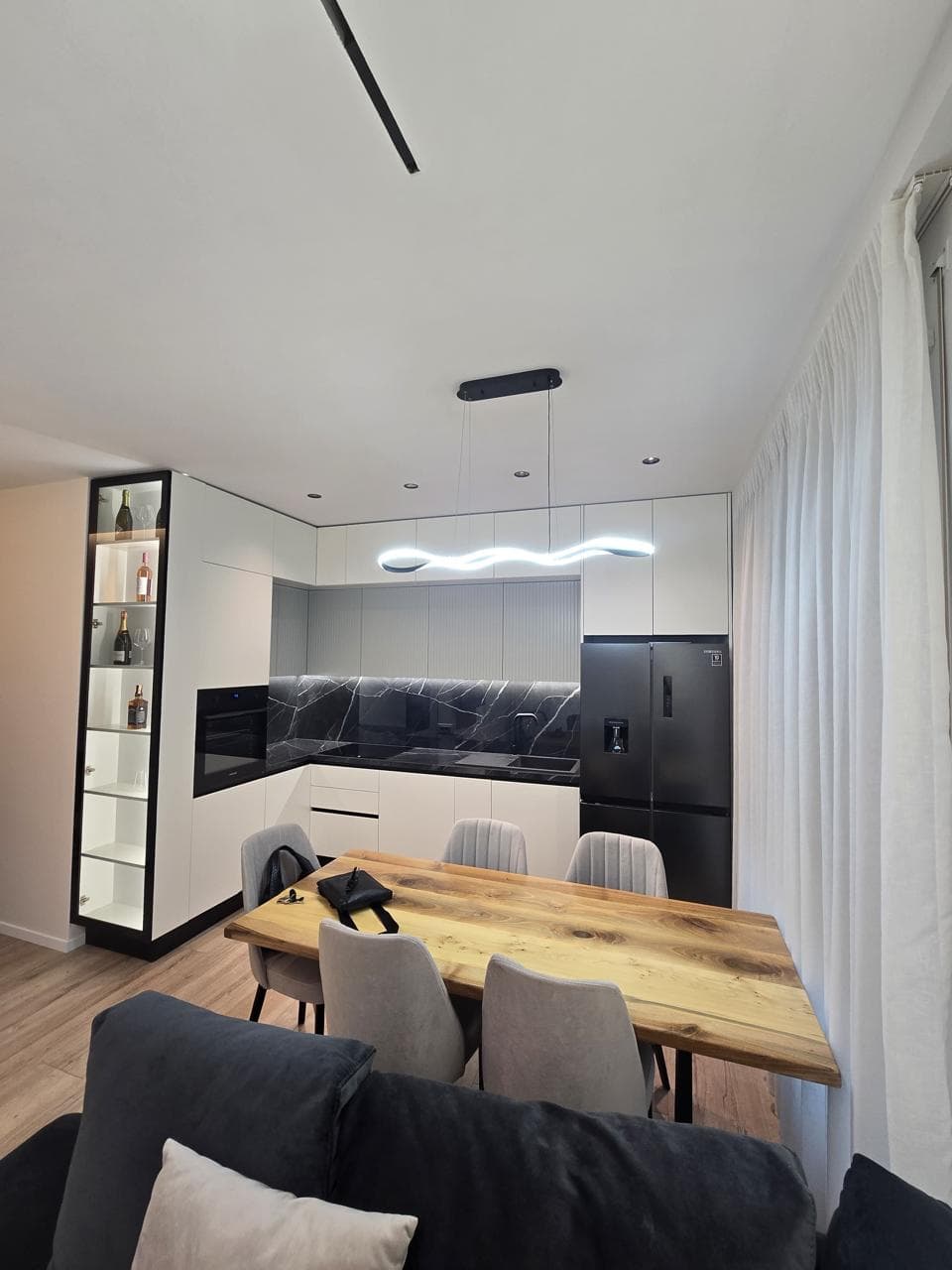 Shitet, Apartament 2+1+2 , Porcelan, Tiranë 3