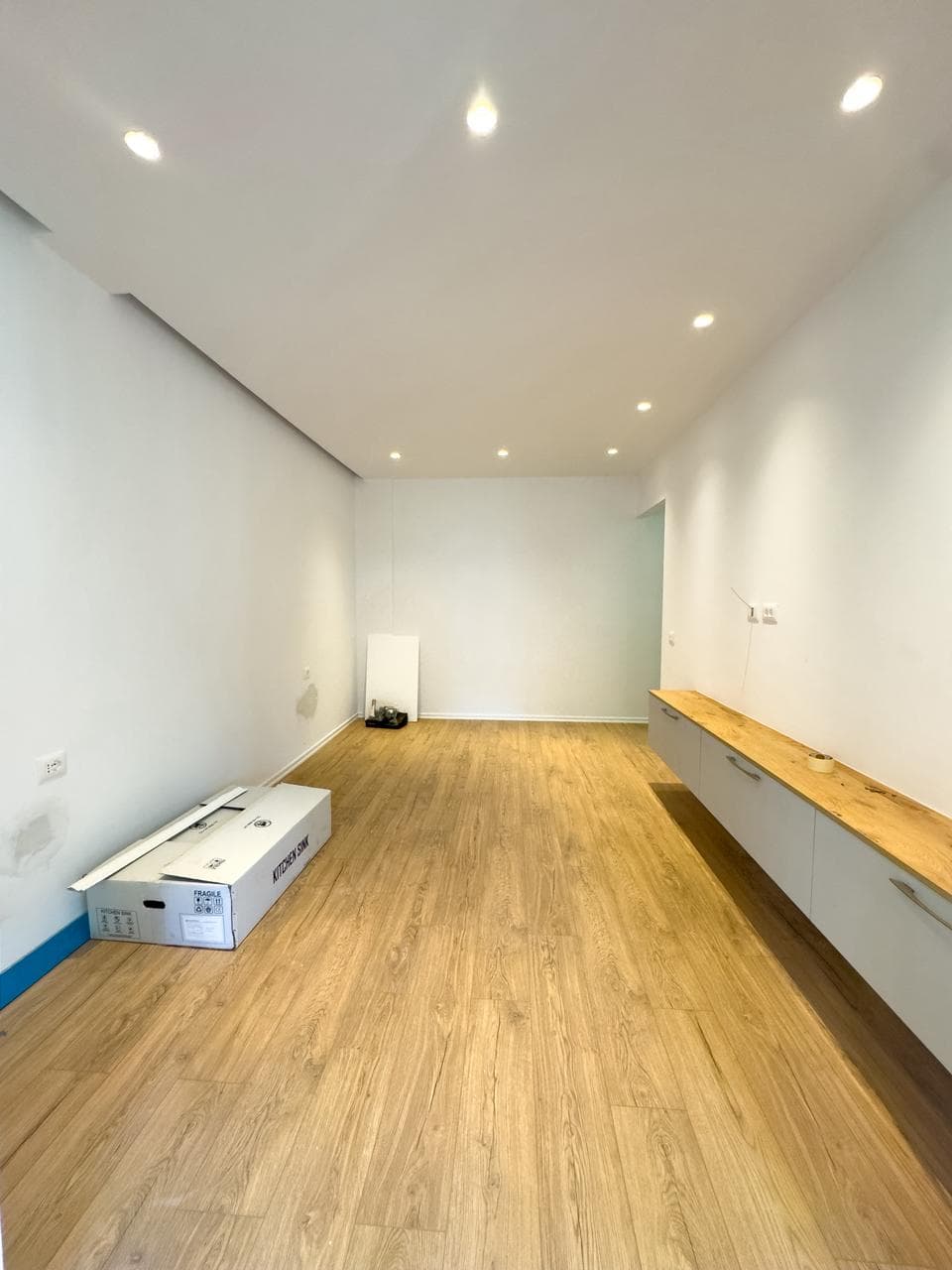 Shitet, Apartament 2+1, Fresku, Tiranë