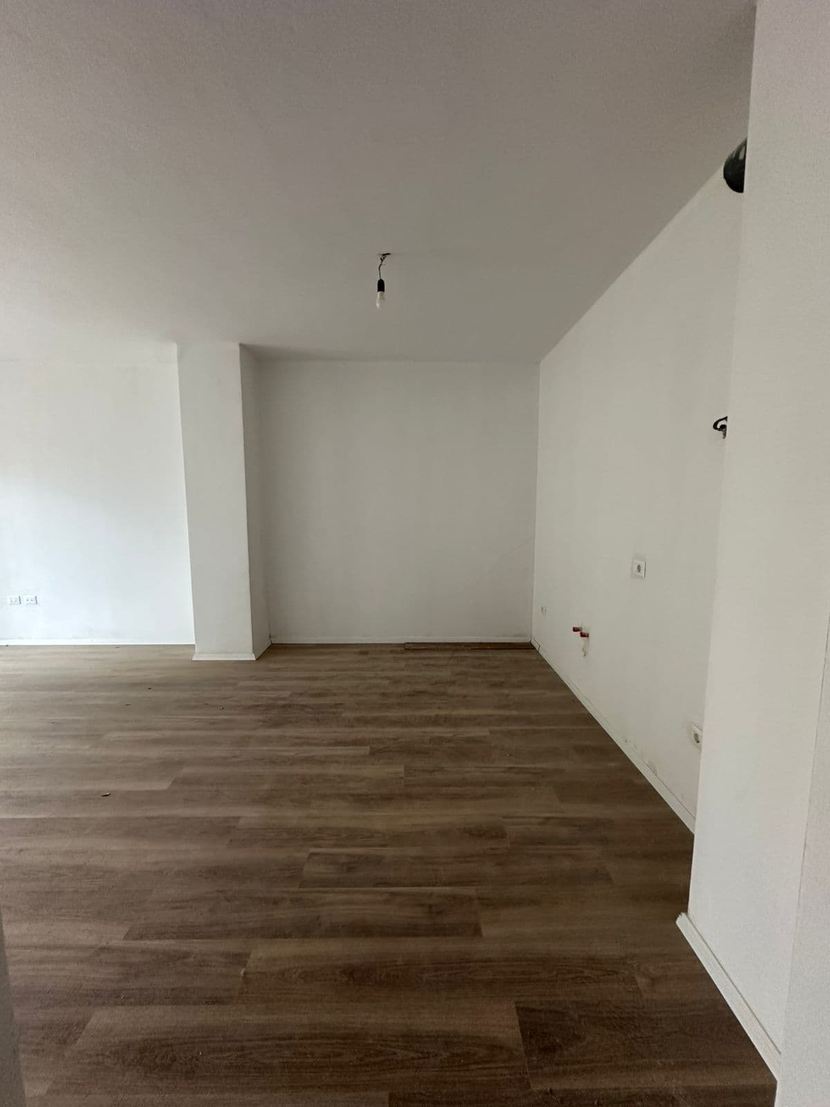 Shitet, Apartament 1+1, Kompleksi Aura, Tiranë 4