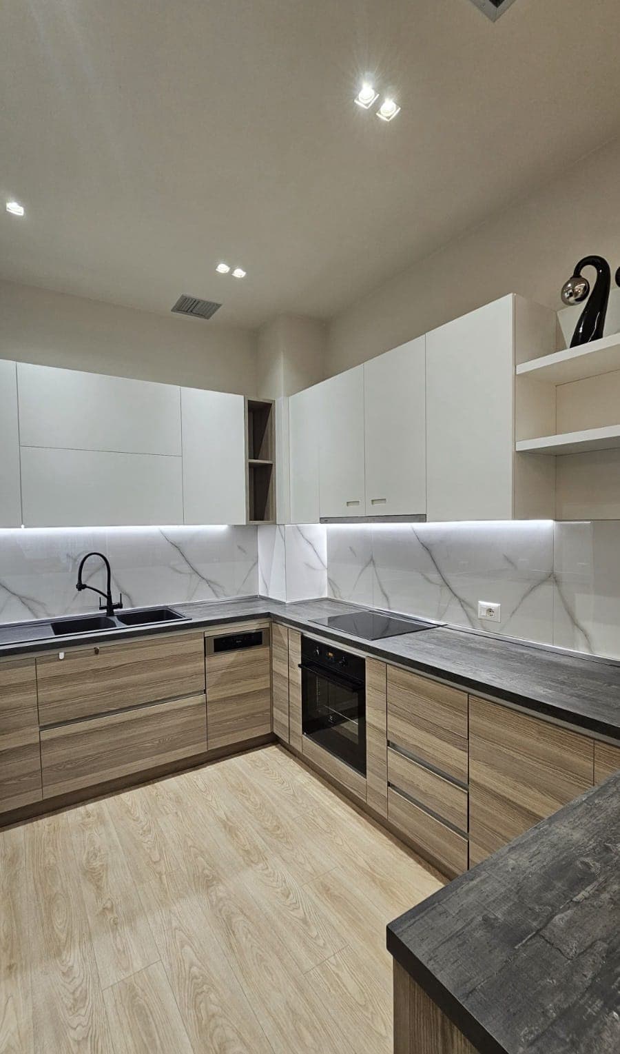Shitet, Apartament 3+1+2, Liqeni i Thatë, Tiranë 2
