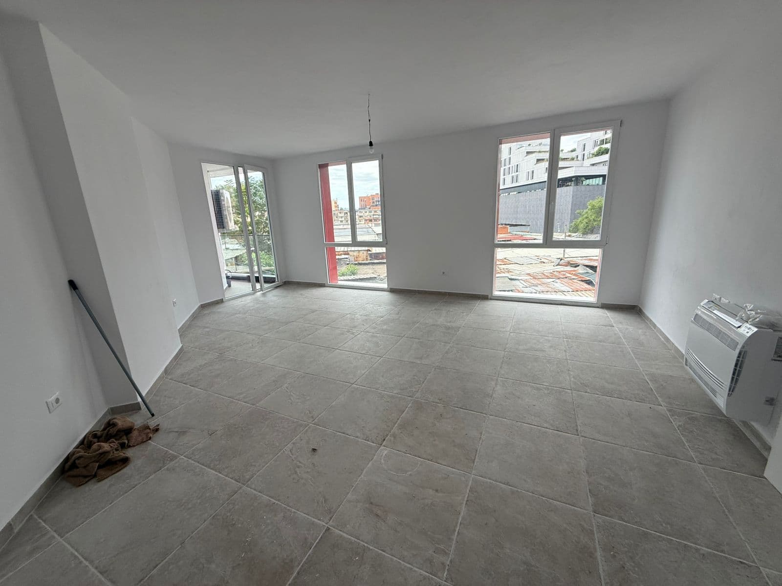 Qera, Apartament 2+1+2+Post Parkimi , Farmacia 10, Tiranë