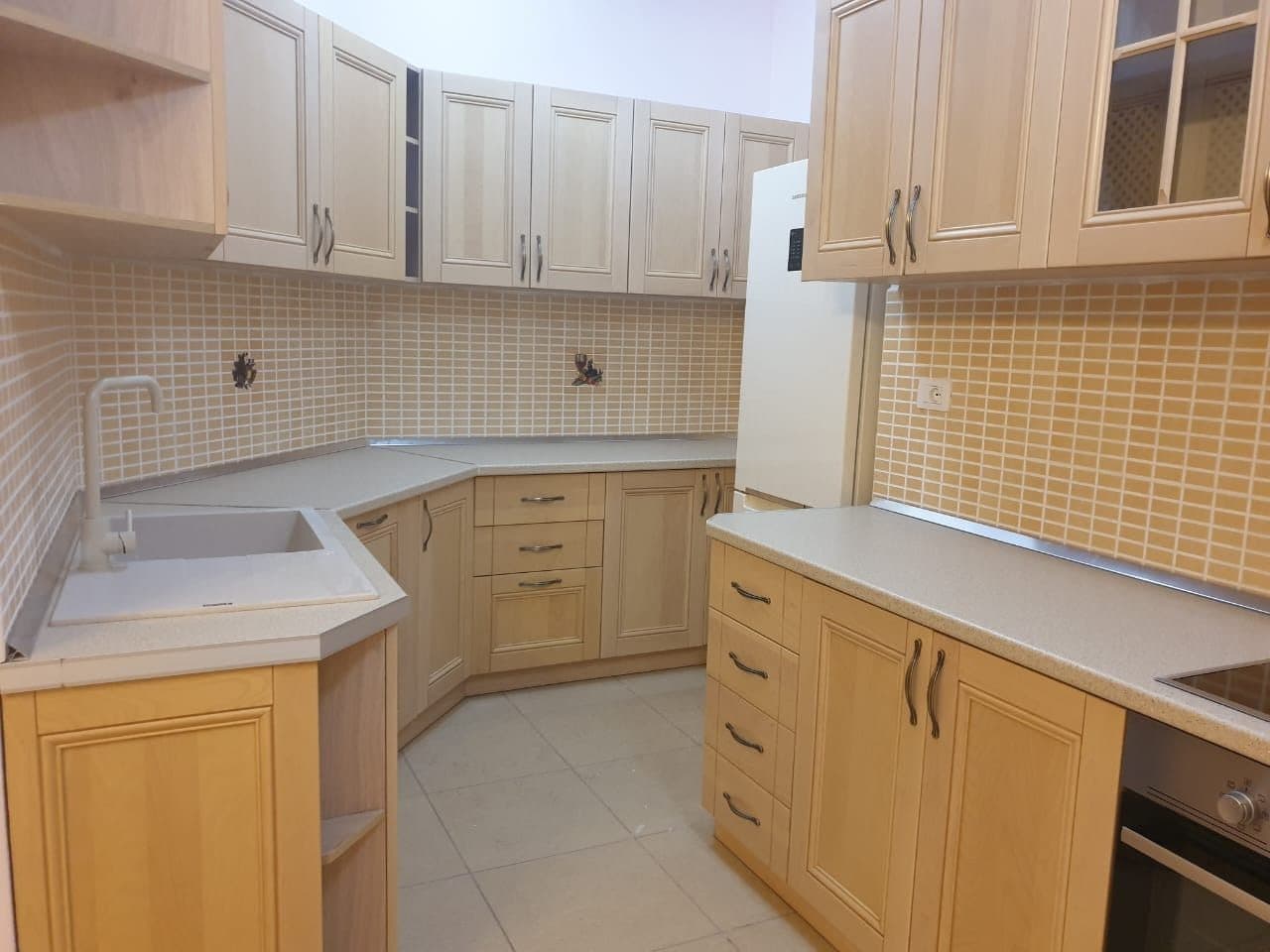 Shitet, Apartament 3+1, Liqeni Artificial, Tirana