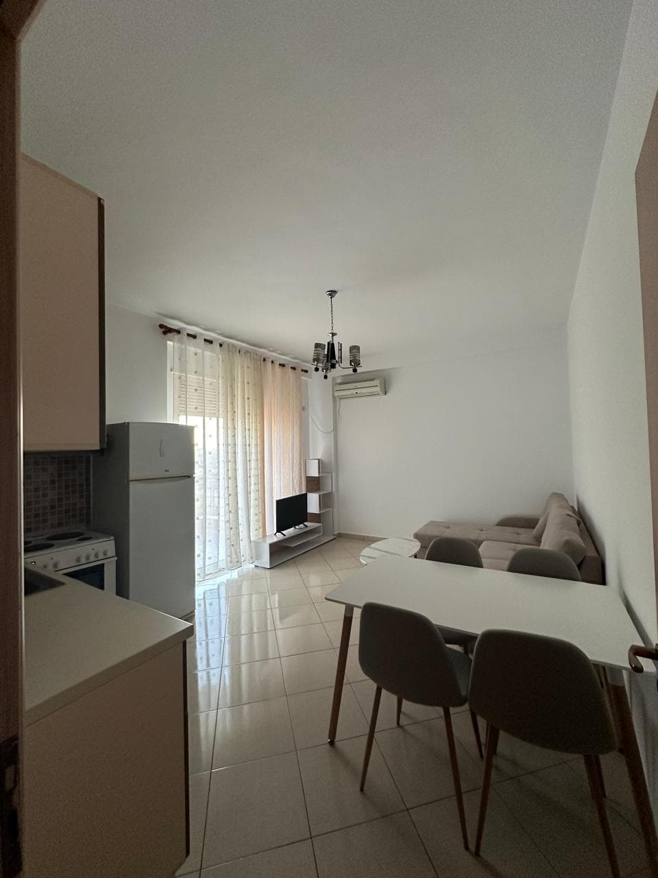 Qera, Apartament 1+1 , Fresku, Tiranë 3