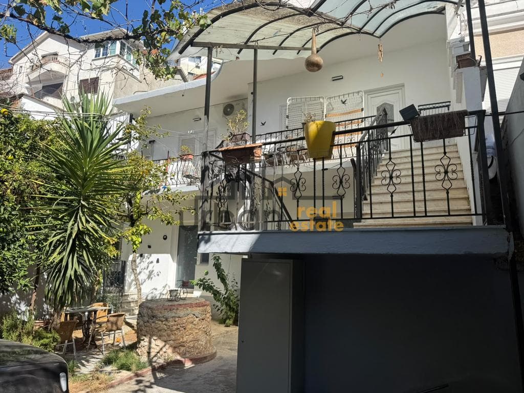 Shitet, Vilë 2-katëshe, Rruga Barrikadave, Tiranë - 1.400.000€ |600m² 3