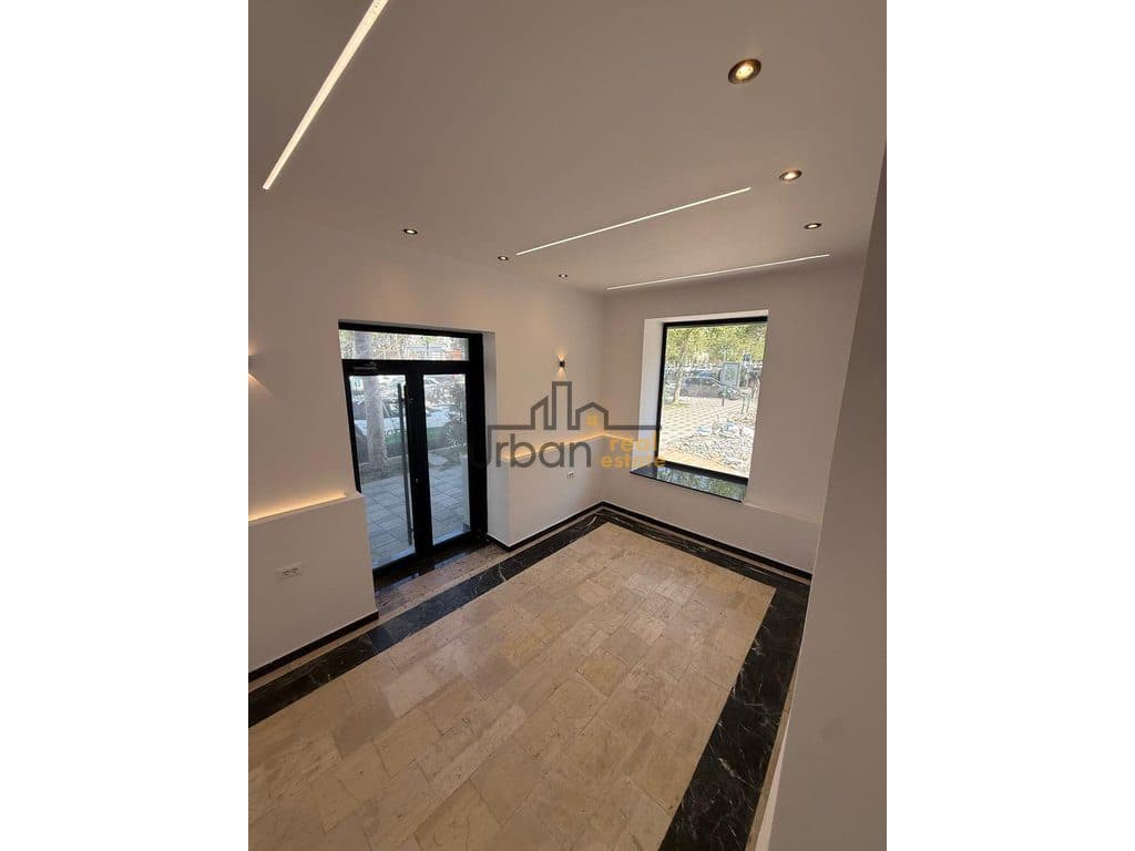 Qera, Ambient Biznesi , Përballë Harry Fultz , Tiranë - 2.000€ | 65 m² 2