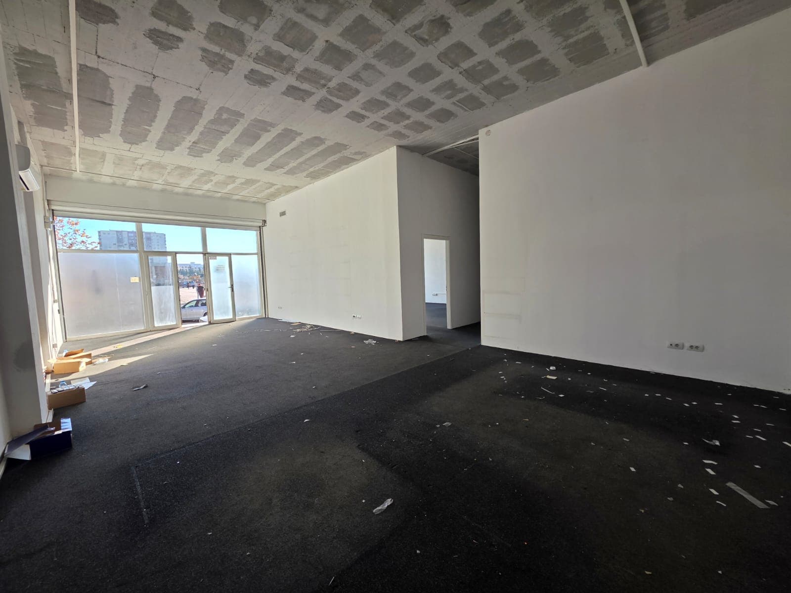 Qera, Ambient Komercial , Casa Italia, Tiranë