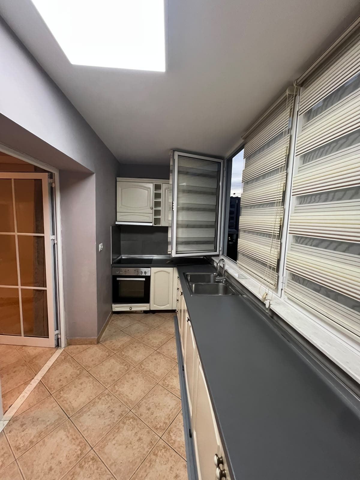 Shitet, Apartament 2+1+2 , Vasil Shanto, Tiranë 2