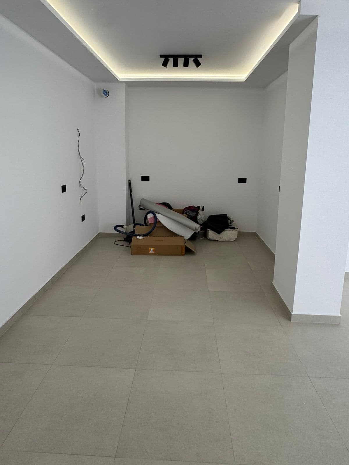 Shitet, Apartament 2+1, Fresku, Tiranë 4