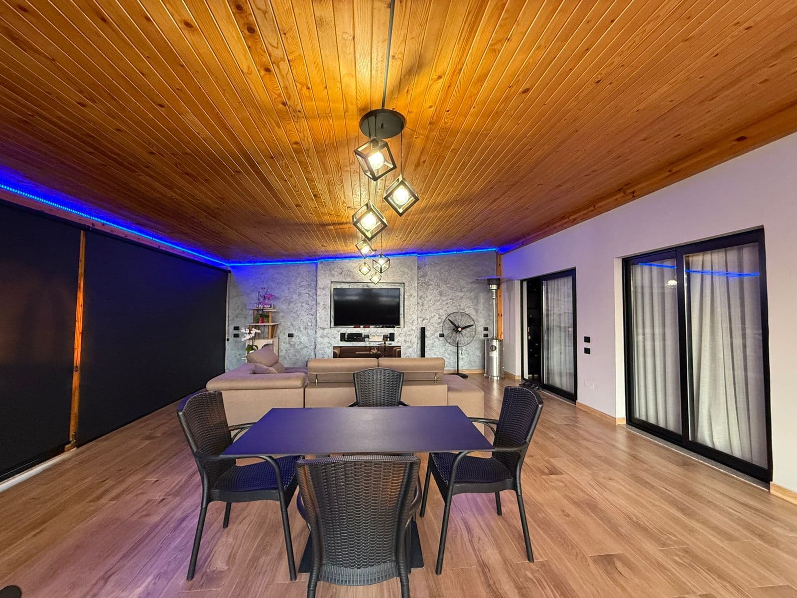 Shitet Apartament (PENTHOUSE) në Fresk, Tiranë 4