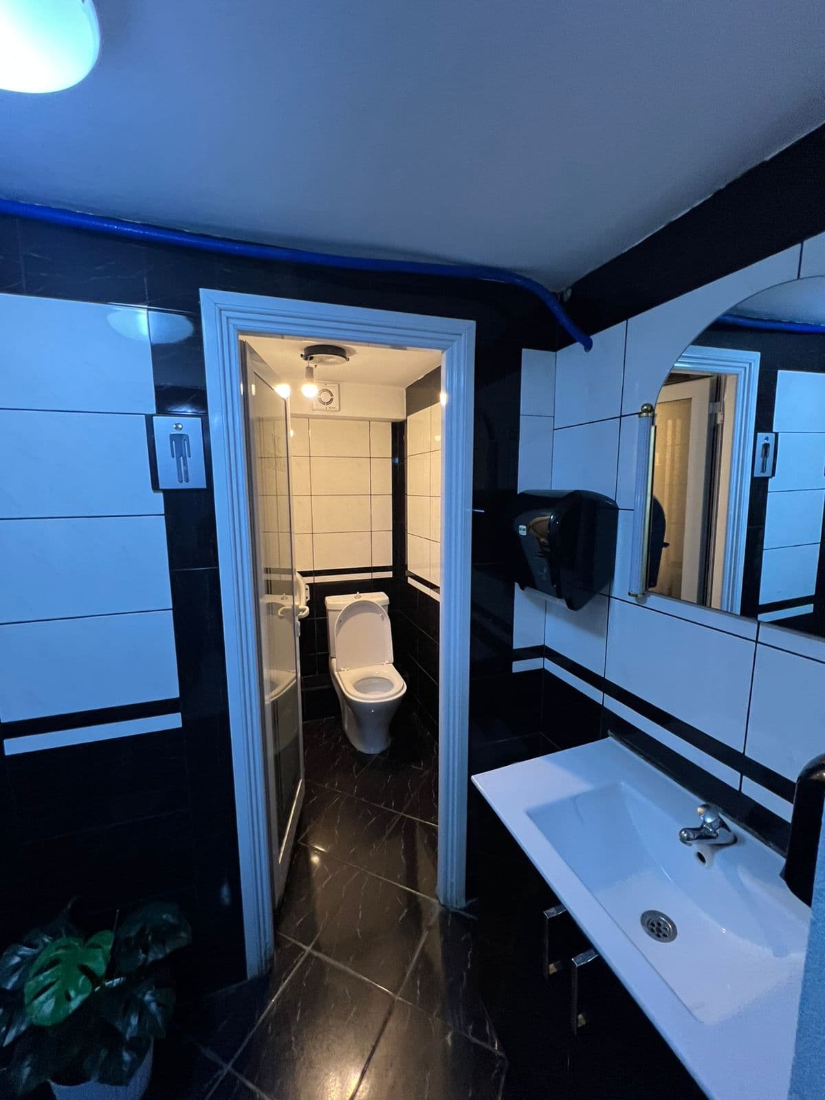 Shitet, Godinë Multifunksionale, pranë Oxhakut, Tiranë - 1.600.000€ | 1000 m² 4