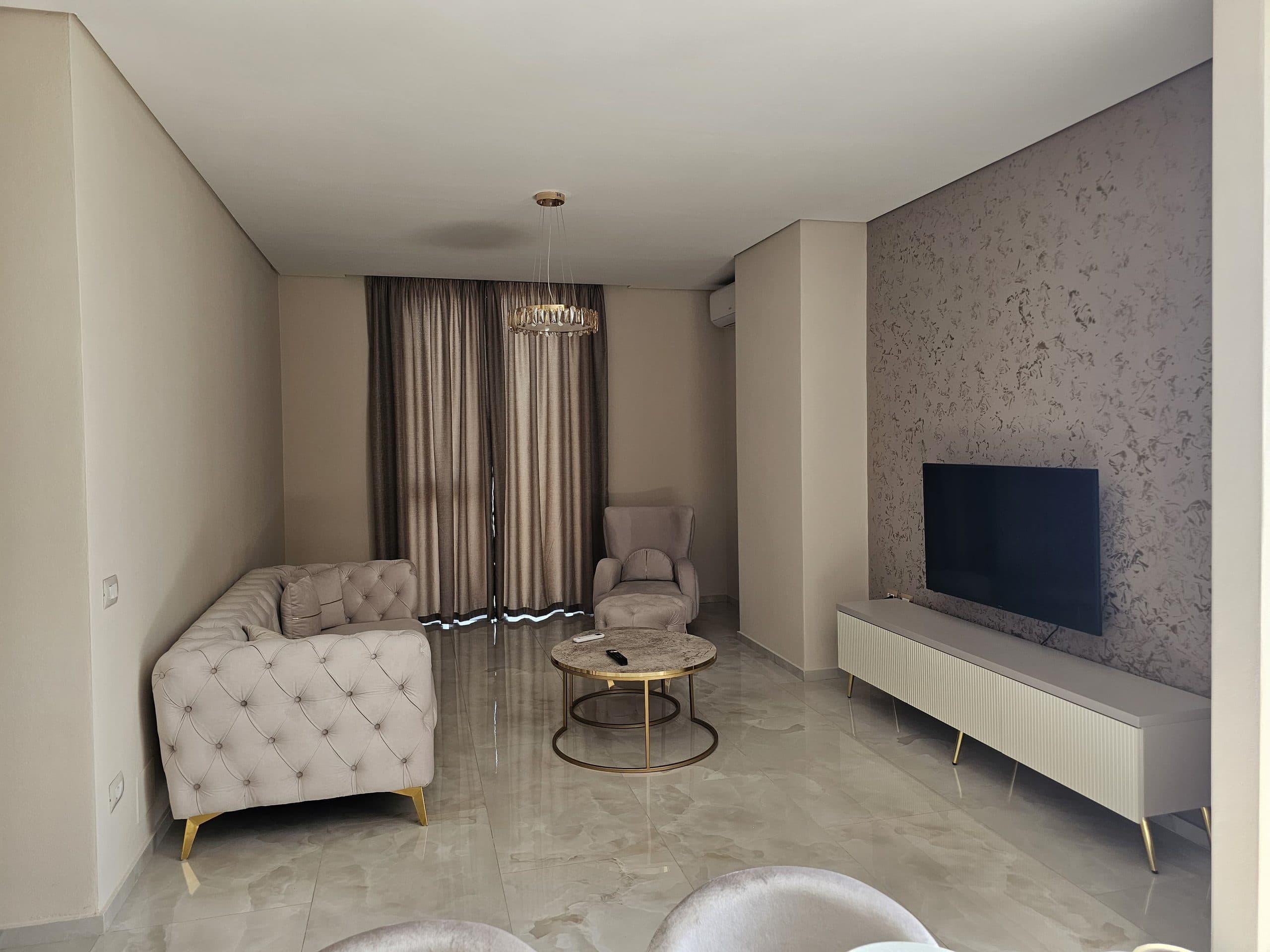 Qera, Apartament 2+1+2 , Rruga e Kavajës, Tiranë 2