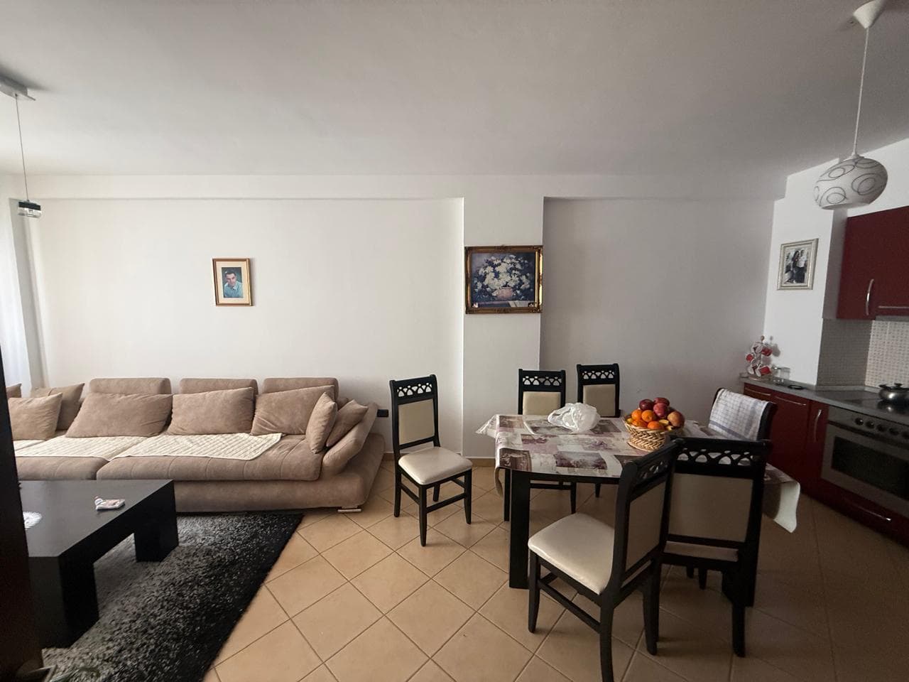 Shitet, Apartament 2+1+2 , Fresku, Tiranë