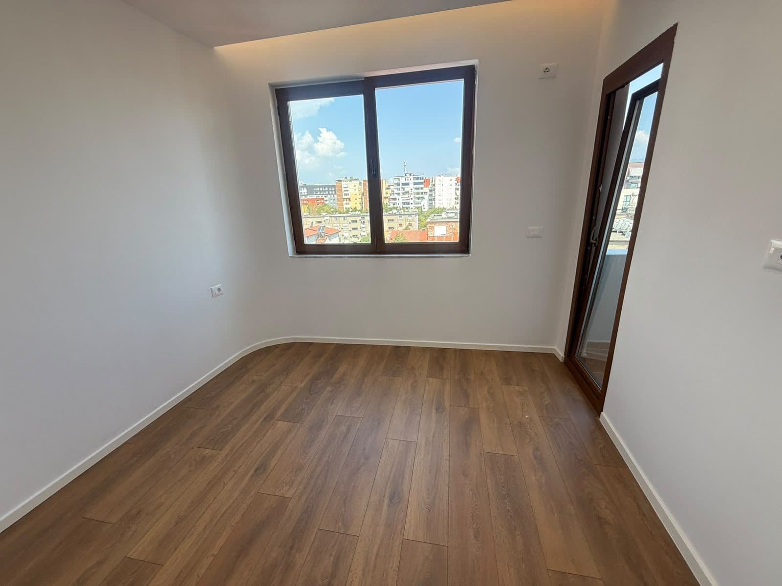 Shitet, Apartament 2+1 , Rruga Fadil Bodinaku, Tiranë