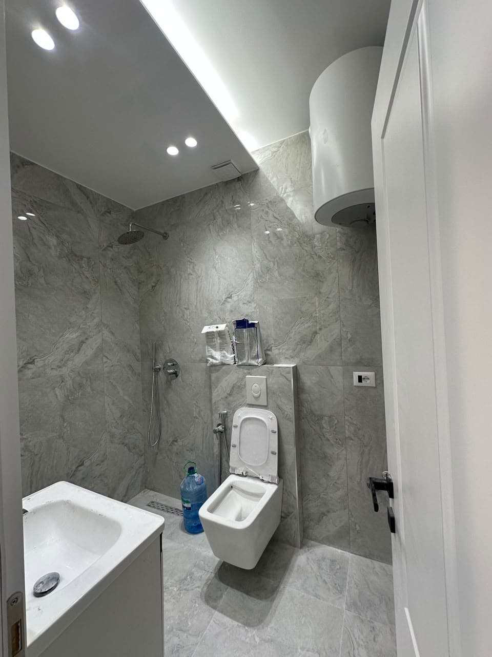 Shitet, Apartament 1+1, Rruga Bardhyl, Tiranë - 13,700,000 Lekë | 61 m² 4