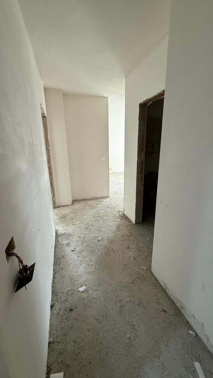 Shitet, Apartament 2+1+2 , Xhamllik, Tiranë 3