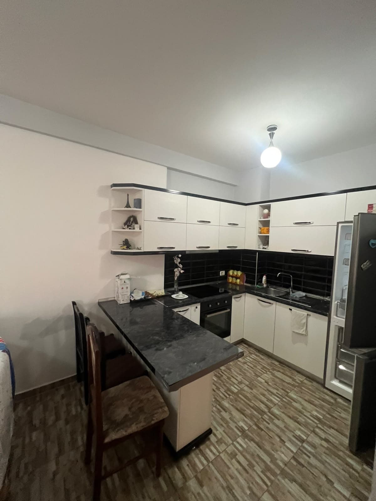 Shitet, Apartament 2+1 , Misto Mame, Tiranë 2