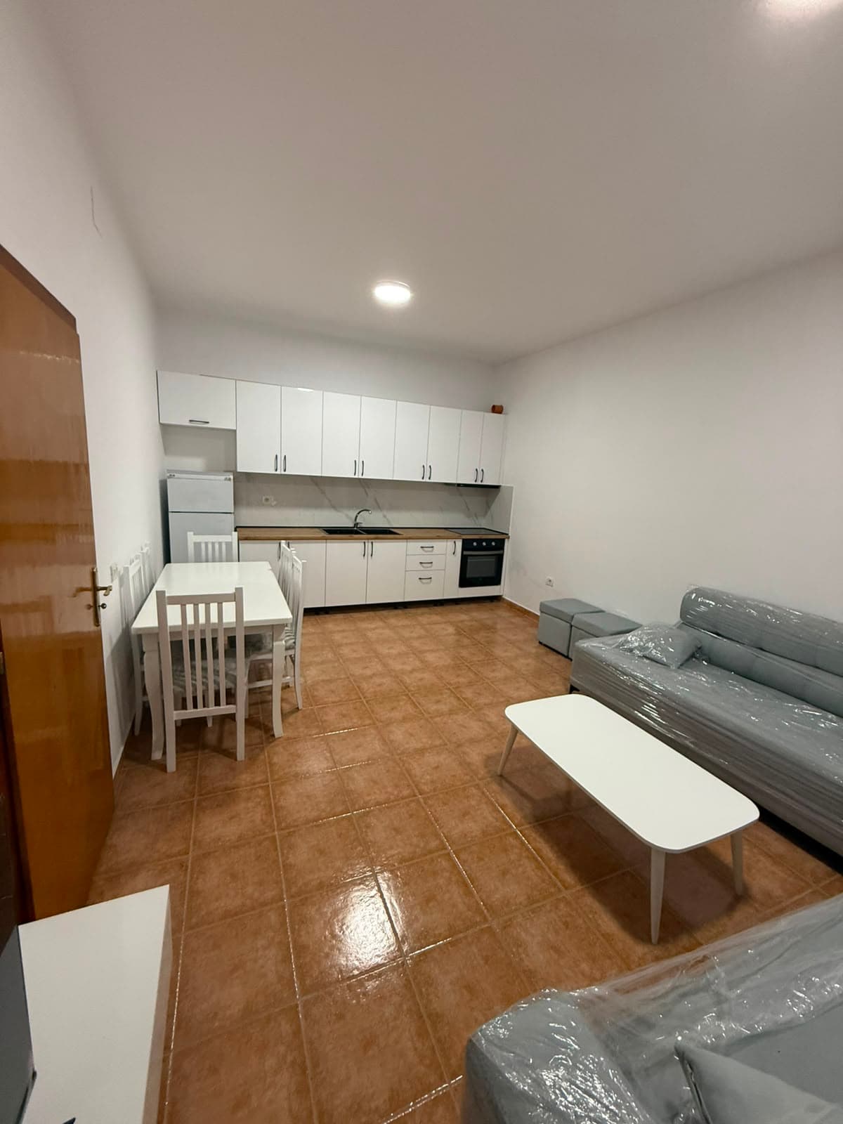 Qera, Shtepi Private ,1+1 , Rruga 5 Maji, Tiranë 3