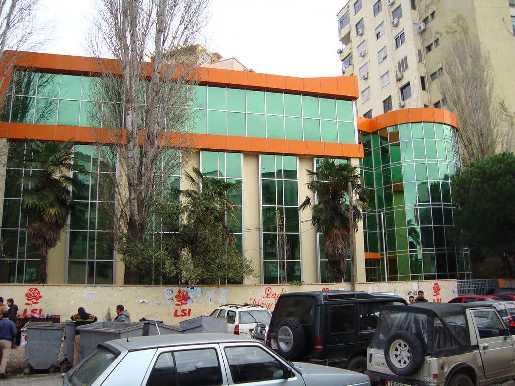 Shitet, Dyqan ,Shkolla e Baletit, Tirana