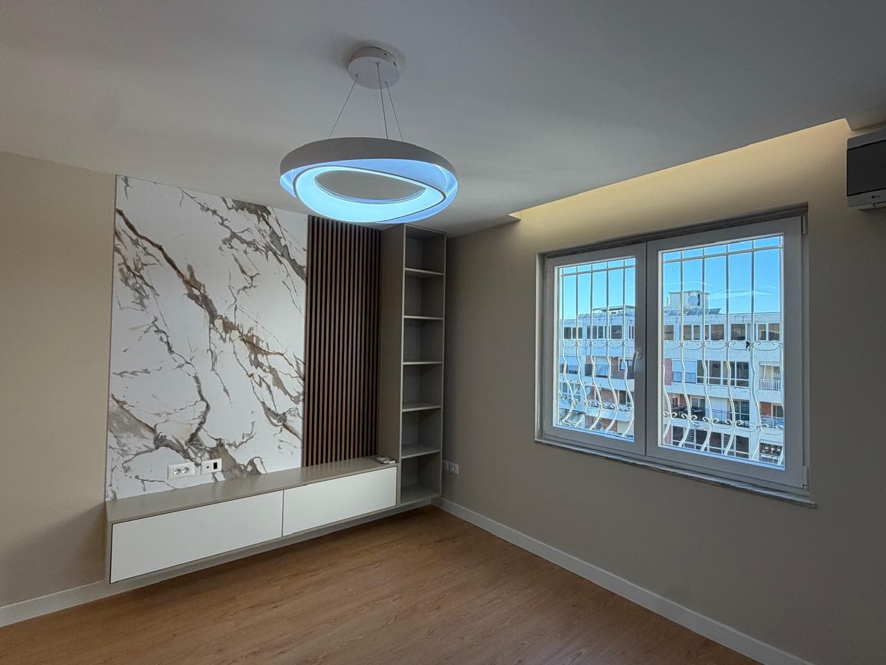 Shitet, Apartament 2+1 , Ish Stacioni i Trenit, Tiranë 2