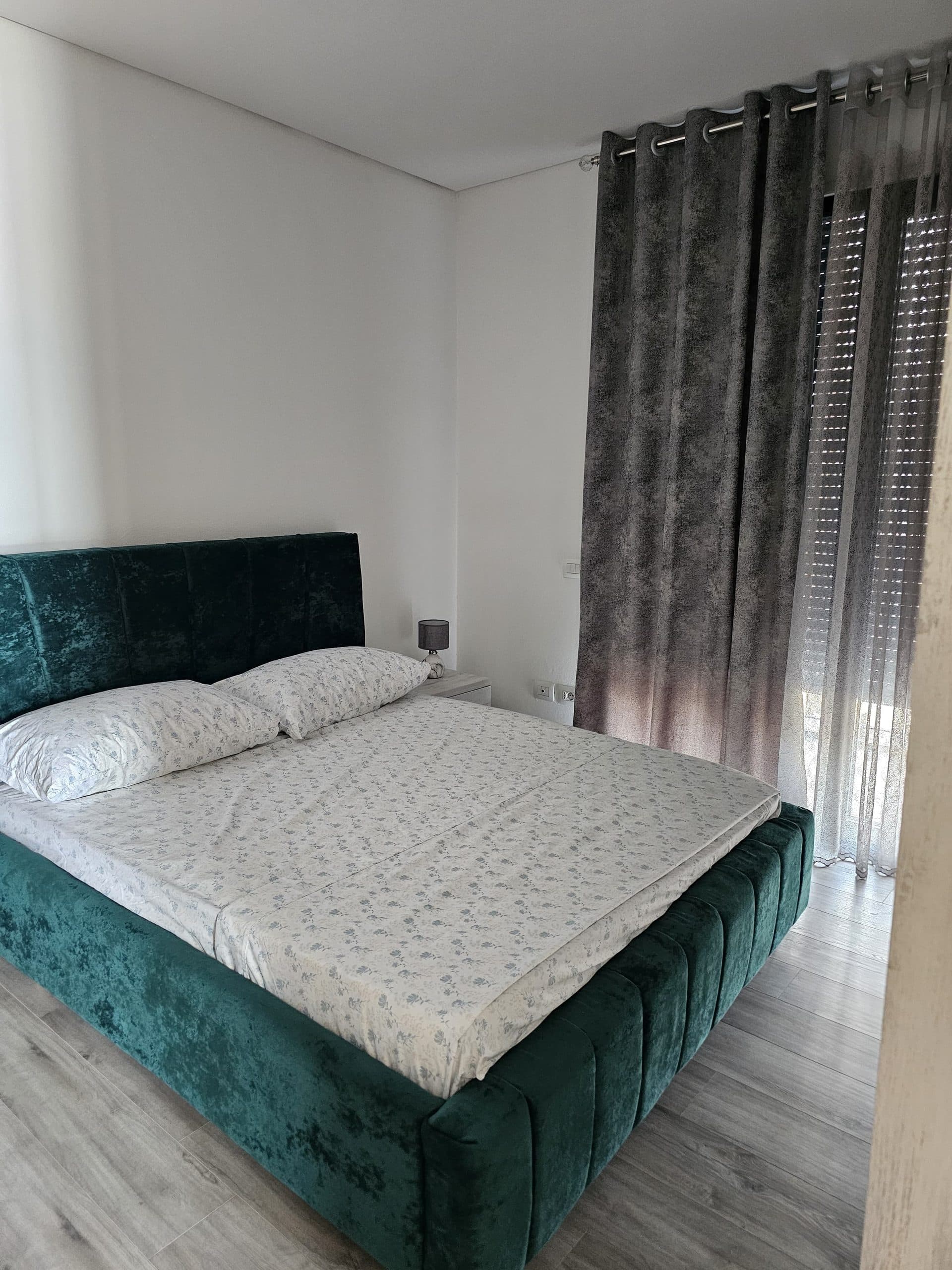 Qera, Apartament 2+1+2 , Rruga e Kavajës, Tiranë 4