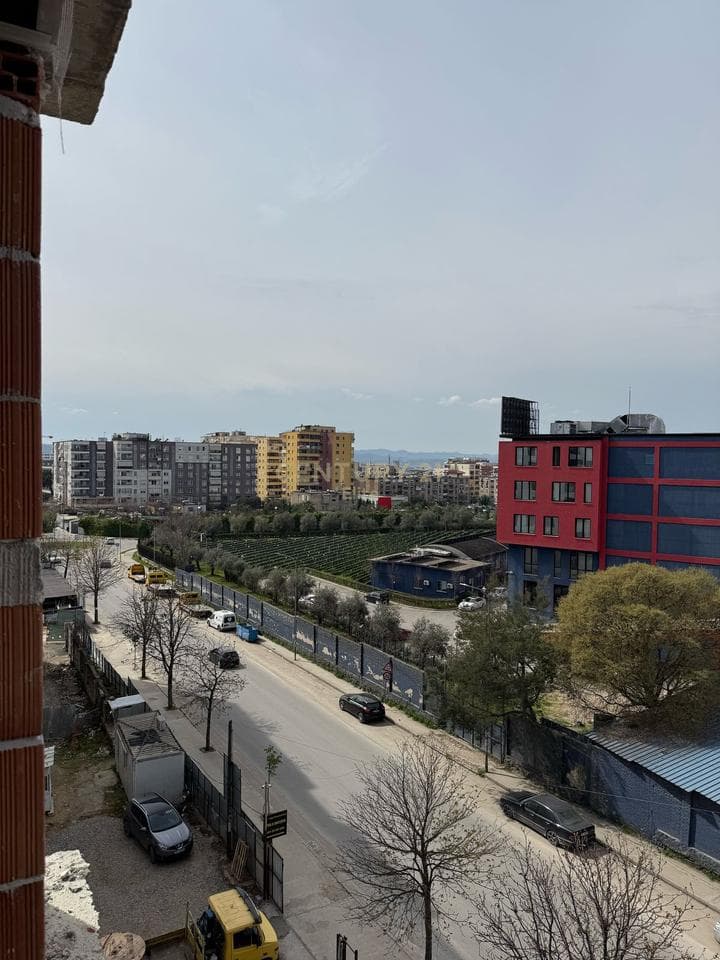 Shitet, Apartament 3+1 ,Porcelan, Tiranë - 22,000,000 Lekë | 132 m²