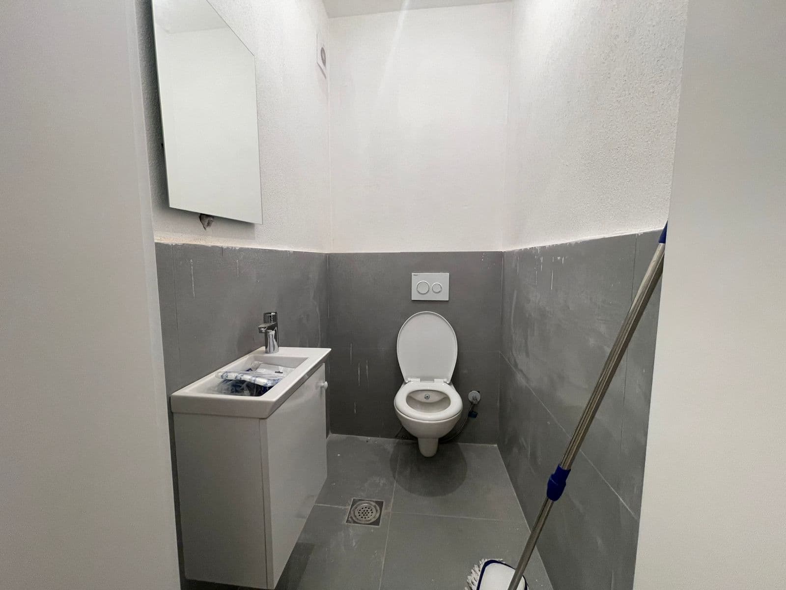 Apartament për QIRA ose PËR SHITJE – 88 m² | Vushtrri, Kati 8