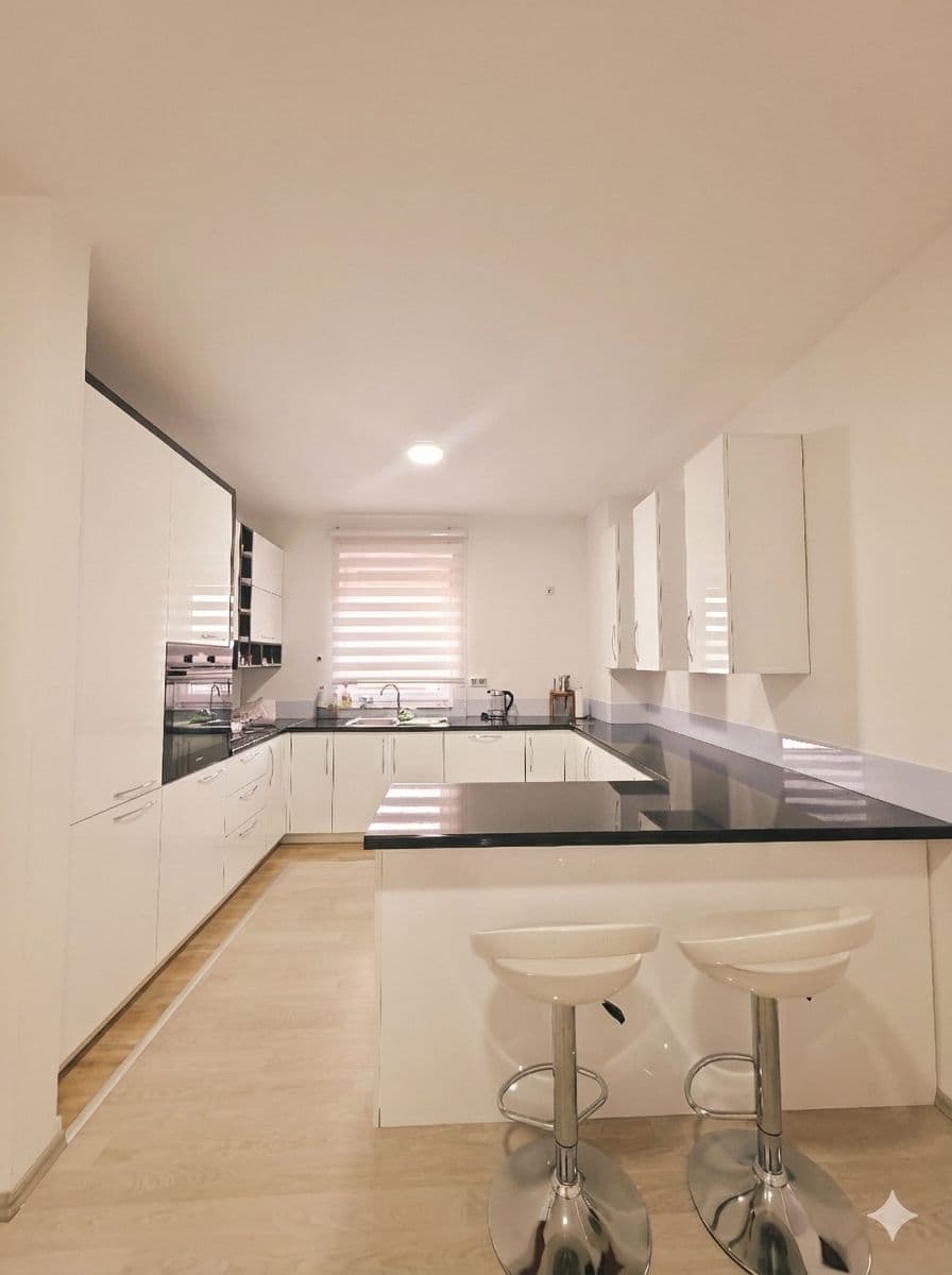 Banesë në SHITJE – 198 m² | Fushë 2
