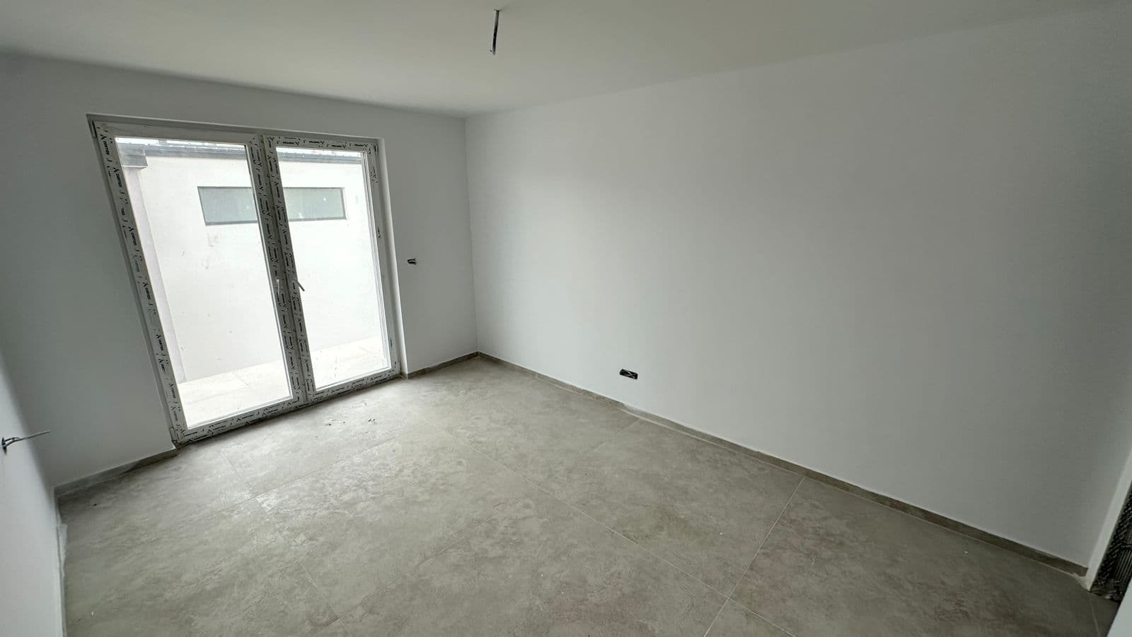 Shtëpi PËR SHITJE – 240 m² | Çagllavicë
