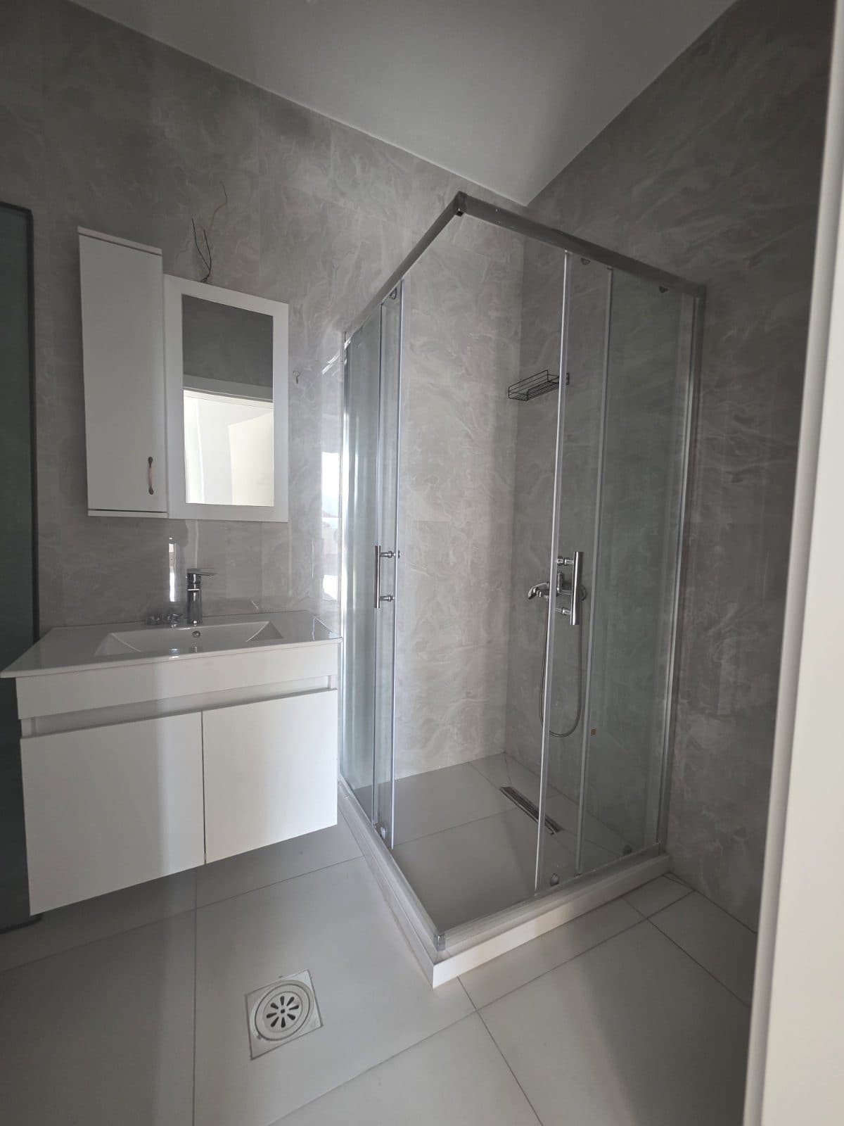 Penthouse në Shitje – 230 m² | Rr