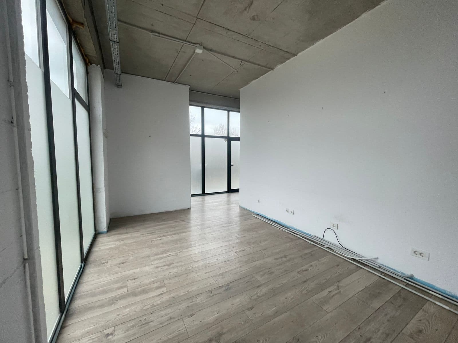 Lokal me QIRA – 130 m² | Veternik (afër