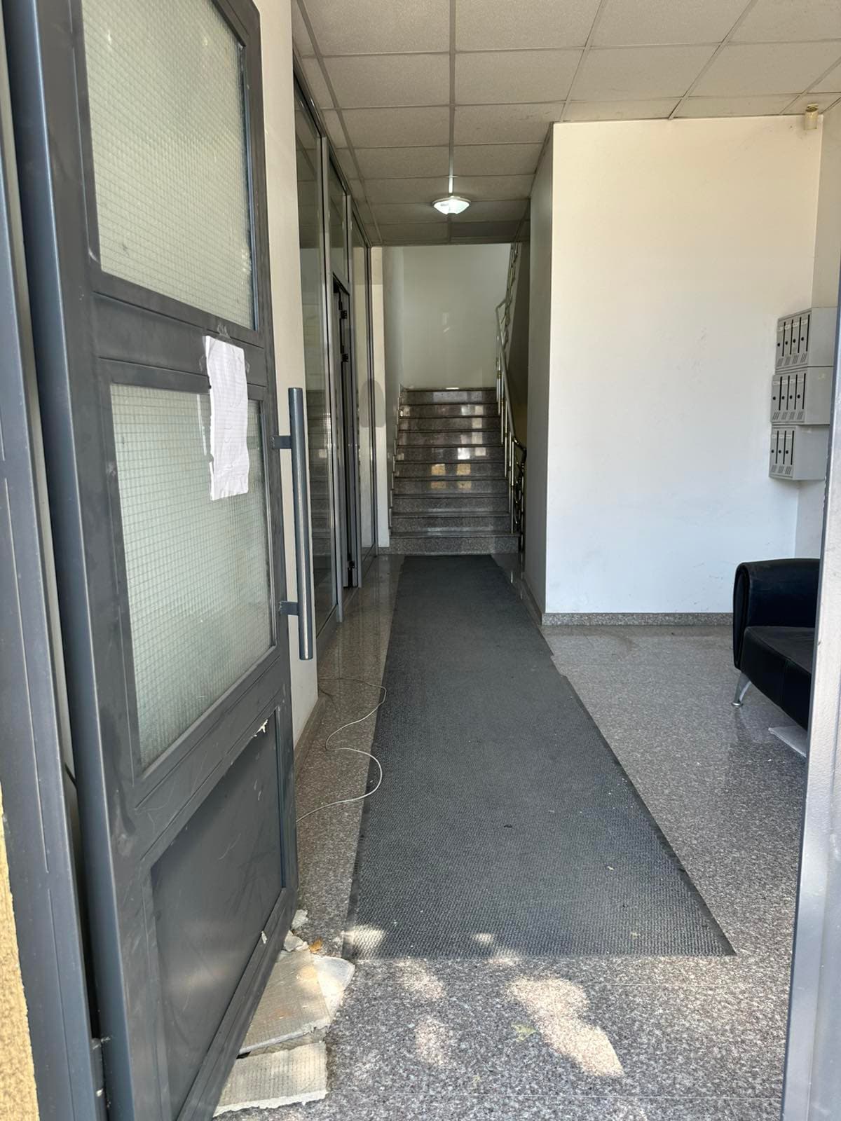 Hapësirë Afariste me Qira – 420 m² + 2