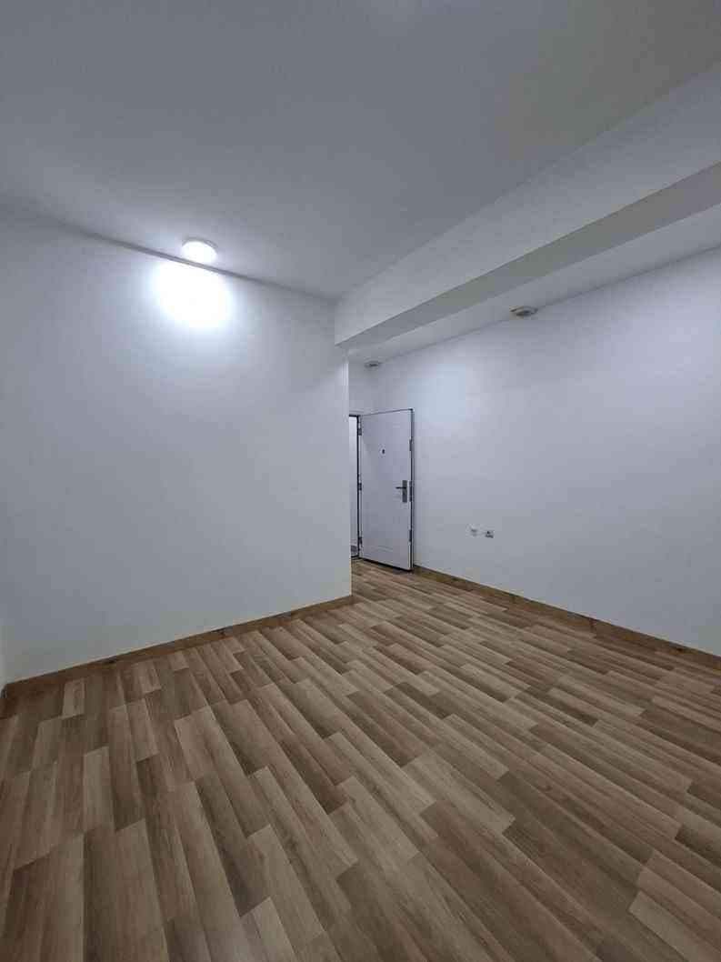 Lokal me QIRA – 70 m² | Rrethi i